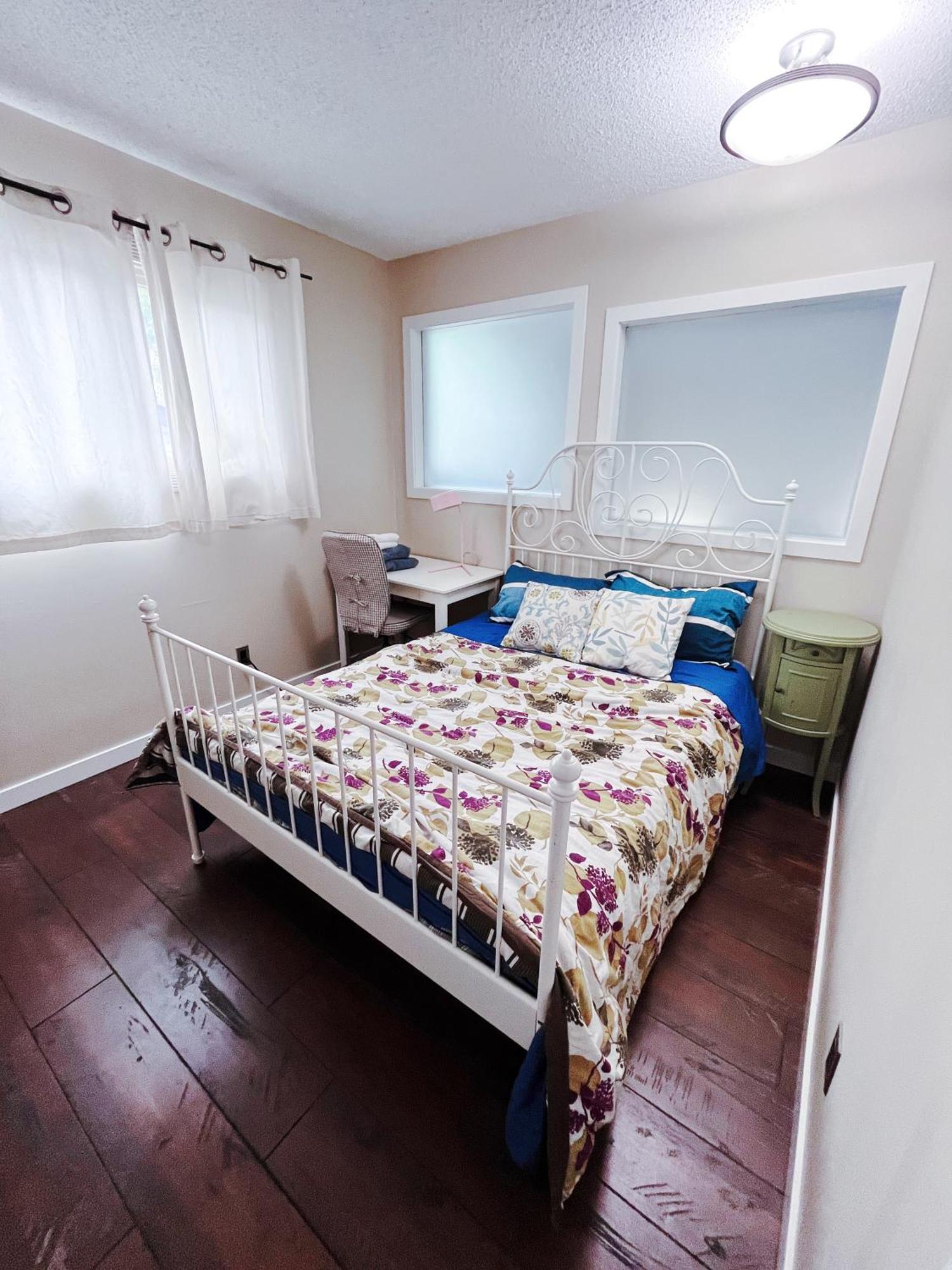Gorgeous House&30 Second Bus Station Close C-Train& Free Parking YYC Dış mekan fotoğraf