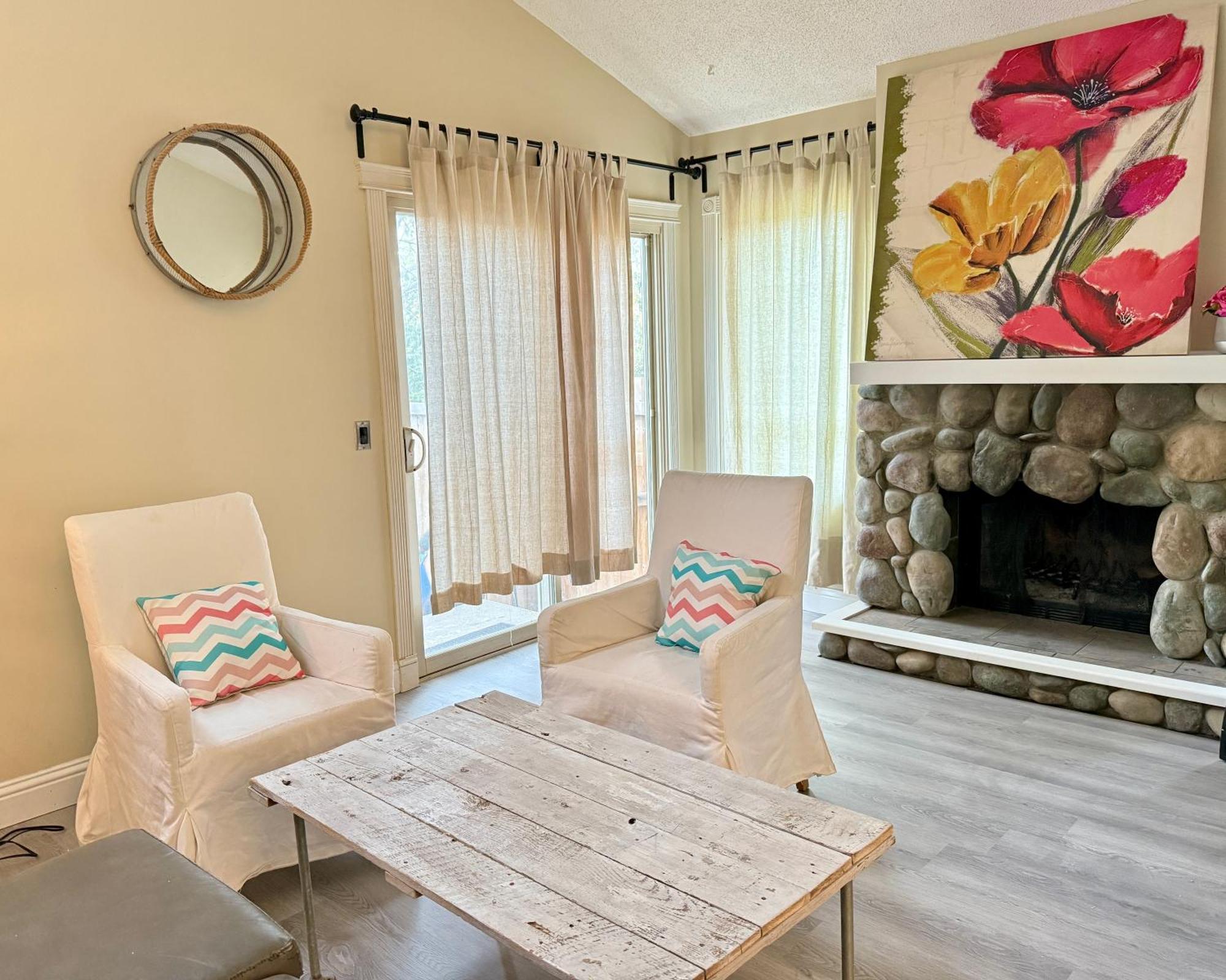 Gorgeous House&30 Second Bus Station Close C-Train& Free Parking YYC Dış mekan fotoğraf