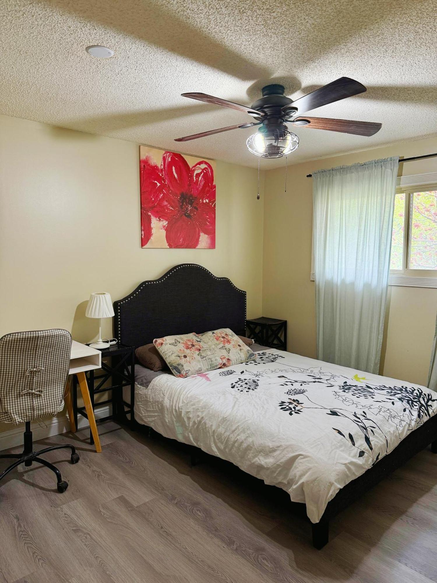 Gorgeous House&30 Second Bus Station Close C-Train& Free Parking YYC Dış mekan fotoğraf